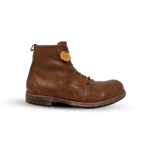 Labora 6 side view of the leather-colored ankle boot