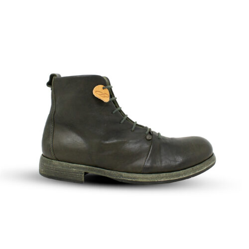 Labora 6 side view of the green ankle boot