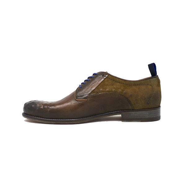 Bicolor Derby Leather lado esquerdo do sapato na cor conhaque