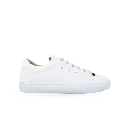 Incipit White sneaker side view
