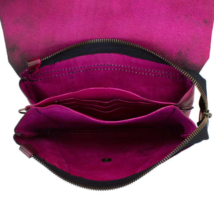 Dodola Hand-dyed internal detail of the fuchsia-dark brown clutch bag