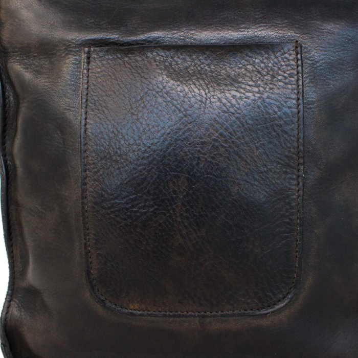 Delta 4 dettaglio della borsa color nero-grigio