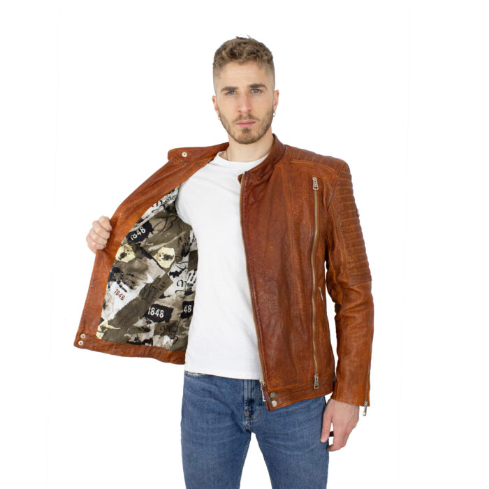 Oxus dettaglio interno della giacca color marrone