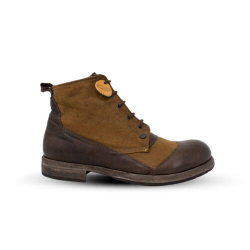 Labora 5 side view of the dark brown ankle boot