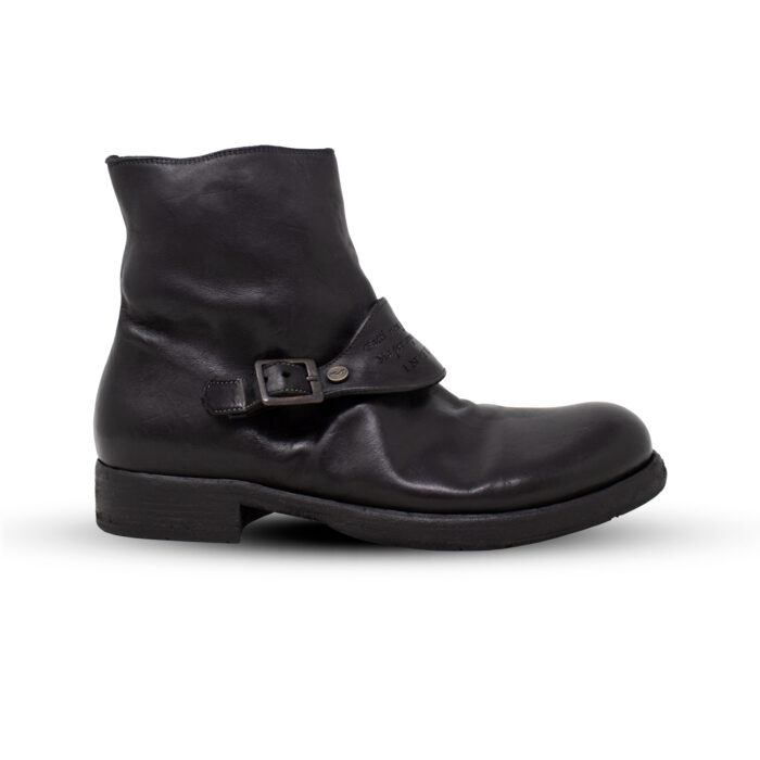 Canticum 1D side view of the black ankle boot