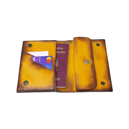 Brieftaschen und interner Reisepass in zitronengelb-dunkelbrauner Farbe